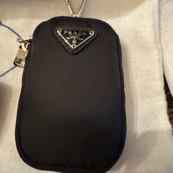 Prada Re-Edition 2005 handbag - Picture 9 of 12